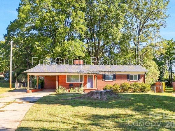 824 Kerley Court , Statesville, NC 28677