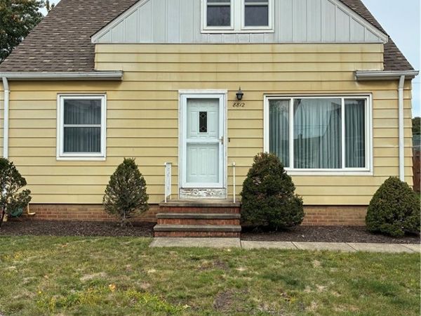 8812 Torrance Avenue , Brooklyn, OH 44144