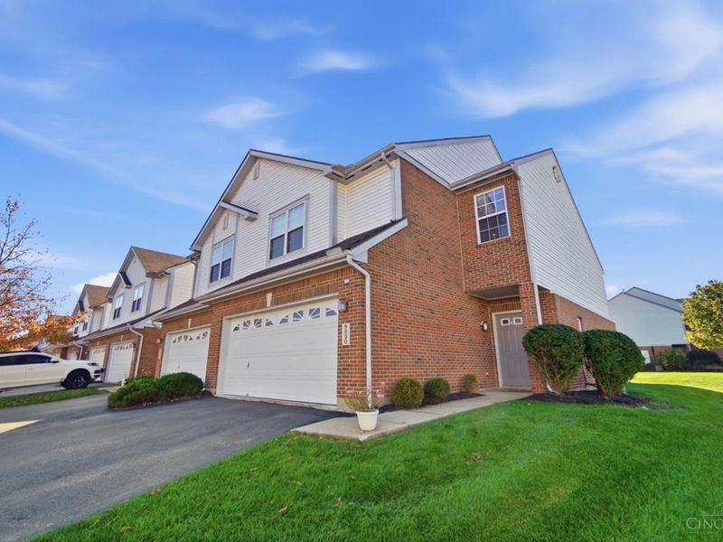 9230 Great Lakes Circle, Washington Township, OH 45458 Photo 2