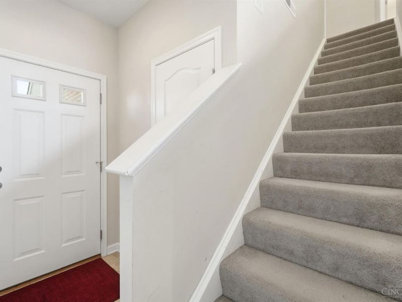 9230 Great Lakes Circle, Washington Township, OH 45458 Photo 5