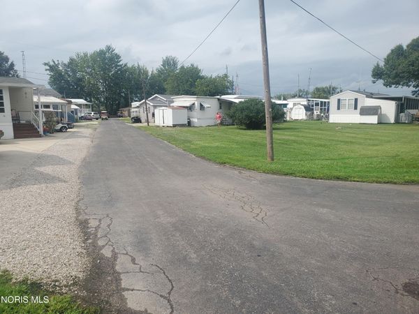 3500 W Willow Beach Road , Port Clinton, OH 43452