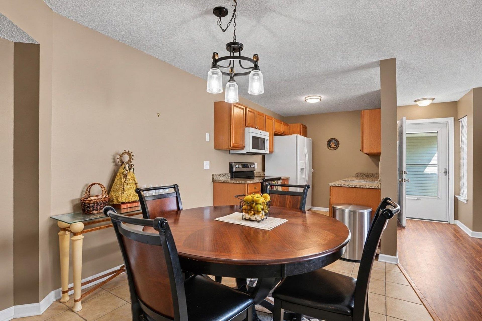 2276 Essex Dr.  Photo 10