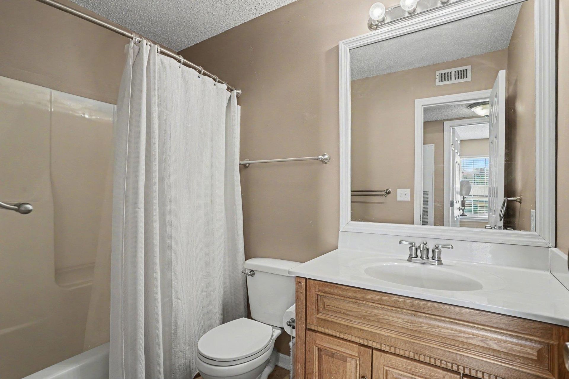 2276 Essex Dr.  Photo 19