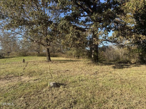 1760 Hickory Tree Road, Bluff City, TN 37618