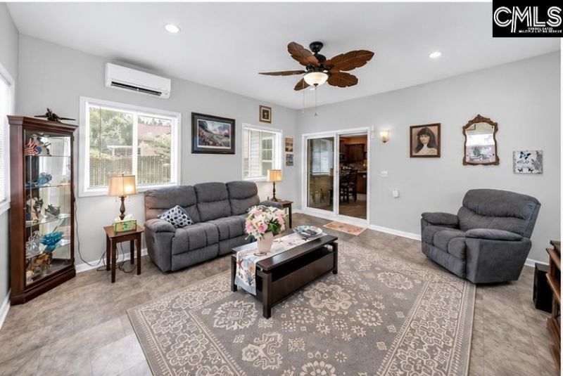 220 Glossy Green Lane  Photo 23