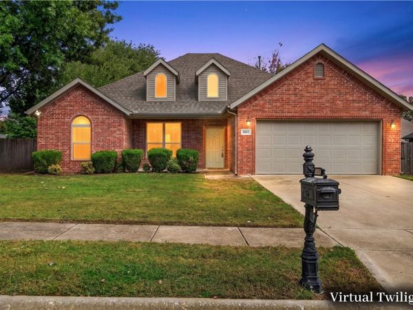 2622 N Brush Creek Drive , Fayetteville, AR 72704