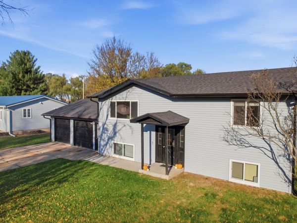 823 Goodman Ct E, Sparta, WI 54656