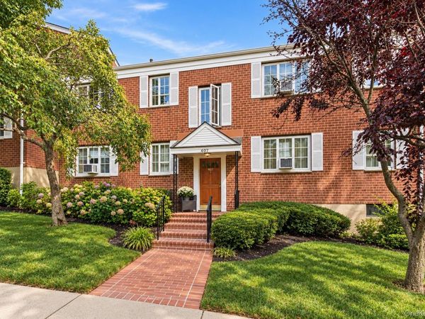 407 W Main Street , Unit 110B, Huntington, NY 11743