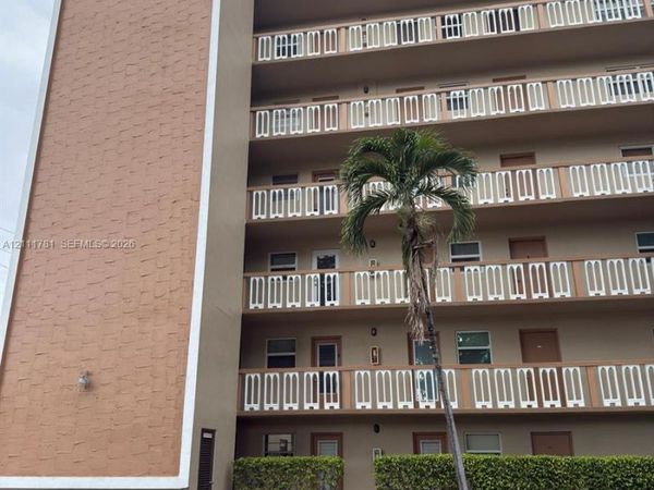 900 NE 12th Ave , Unit 401, Hallandale Beach, FL 33009