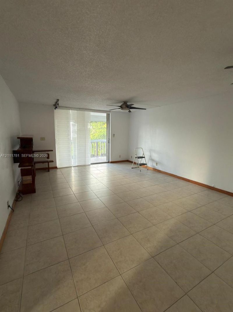 900 NE 12th Ave, Unit 401, Hallandale Beach, FL 33009 Photo