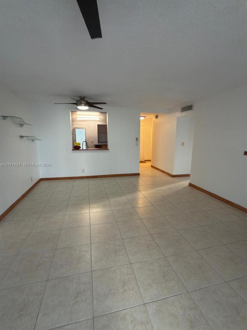 900 NE 12th Ave, Unit 401, Hallandale Beach, FL 33009 Photo