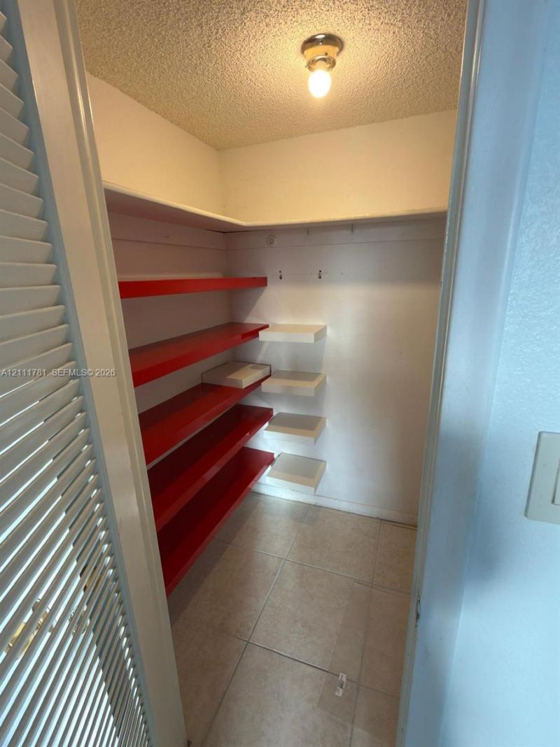 900 NE 12th Ave, Unit 401, Hallandale Beach, FL 33009 Photo