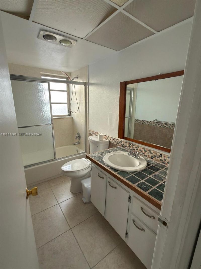 900 NE 12th Ave, Unit 401, Hallandale Beach, FL 33009 Photo