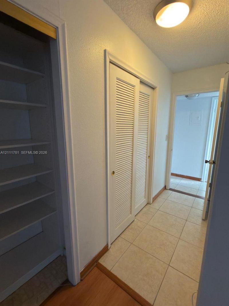 900 NE 12th Ave, Unit 401, Hallandale Beach, FL 33009 Photo