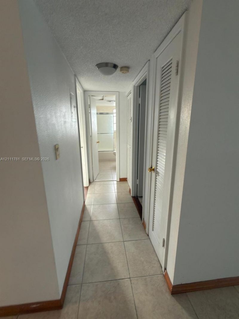 900 NE 12th Ave, Unit 401, Hallandale Beach, FL 33009 Photo