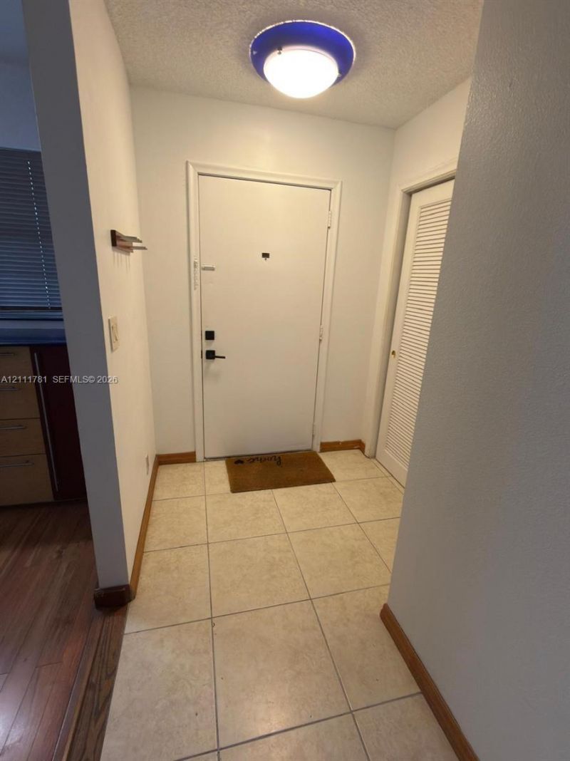 900 NE 12th Ave, Unit 401, Hallandale Beach, FL 33009 Photo