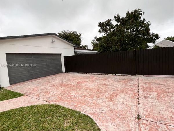 11250 SW 173rd Ter , Miami, FL 33157