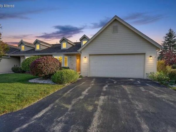 W178N9878 Riversbend CIRCLE E, Germantown, WI 53022