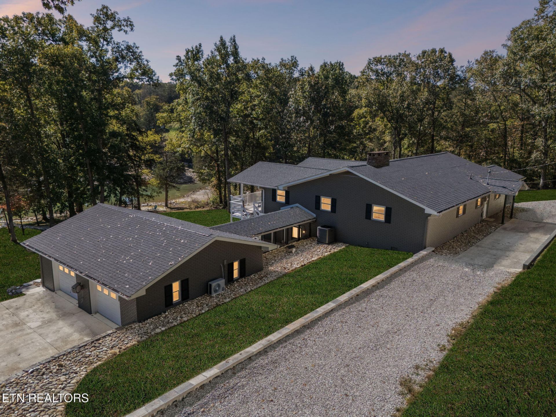 496 Shawnee Drive Jacksboro, TN 37757