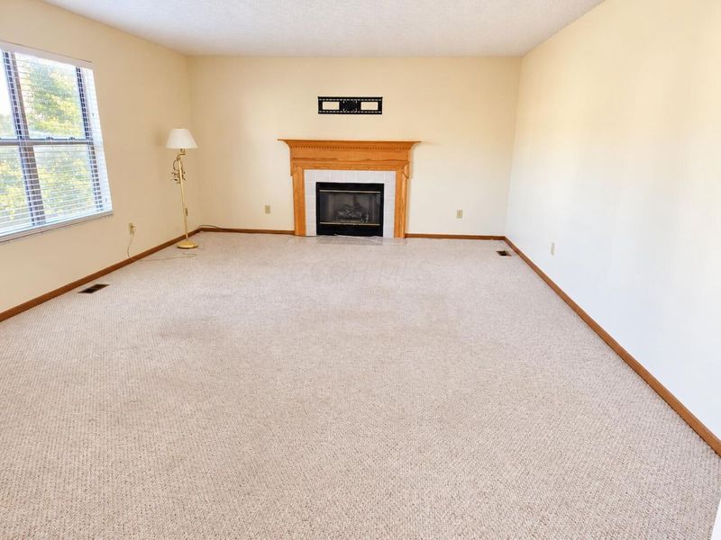 4308 Okeechobee Court, Grove City, OH 43123 Photo 2