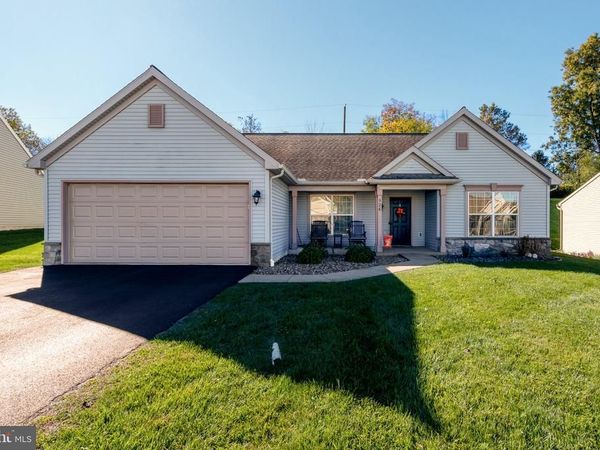 926 SWEETBAY LANE , LEBANON, PA 17046