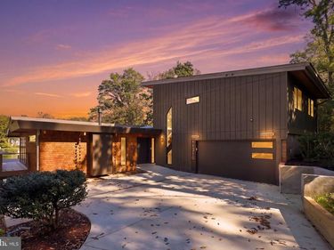 11216 S SHORE ROAD , RESTON, VA 20190