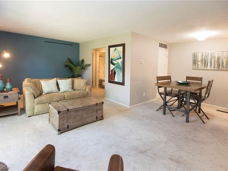 2854 Pease Drive, Unit 104s, Rocky River, OH 44116 Photo 3