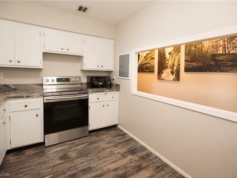 2854 Pease Drive, Unit 104s, Rocky River, OH 44116 Photo 8
