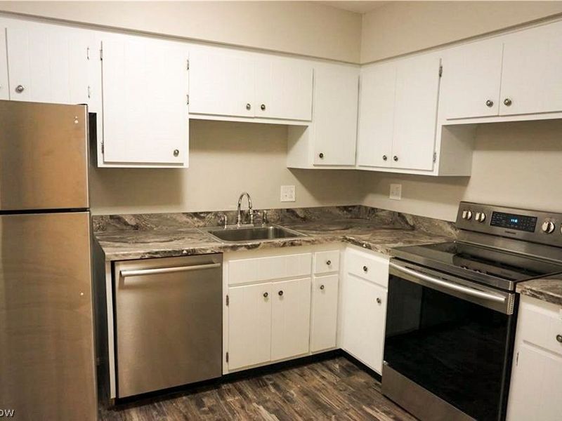 2854 Pease Drive, Unit 104s, Rocky River, OH 44116 Photo 9
