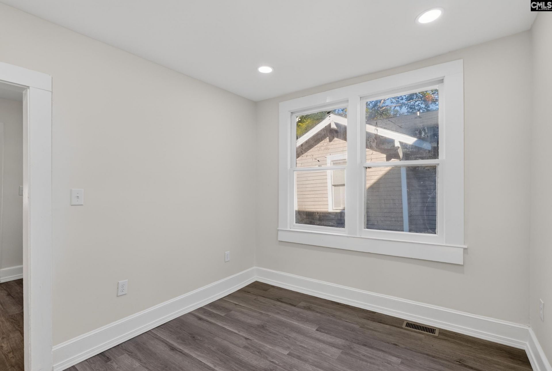2511 Clark Street  Photo 8