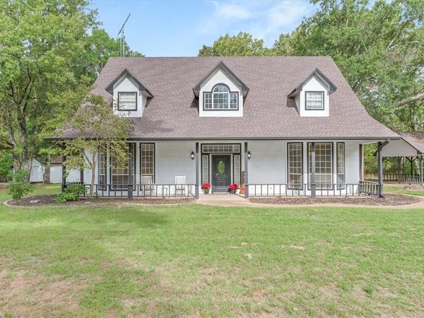 801 N Walnut Street , Van, TX 75790