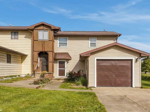 1323 E Monroe St., Mount Pleasant, IA 52641