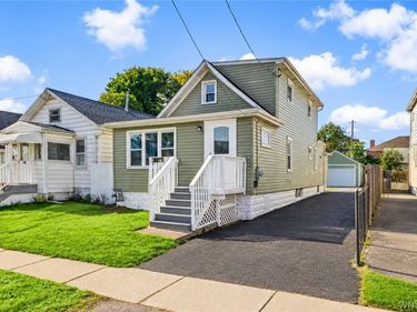 131 Victory Avenue , Lackawanna, NY 14218