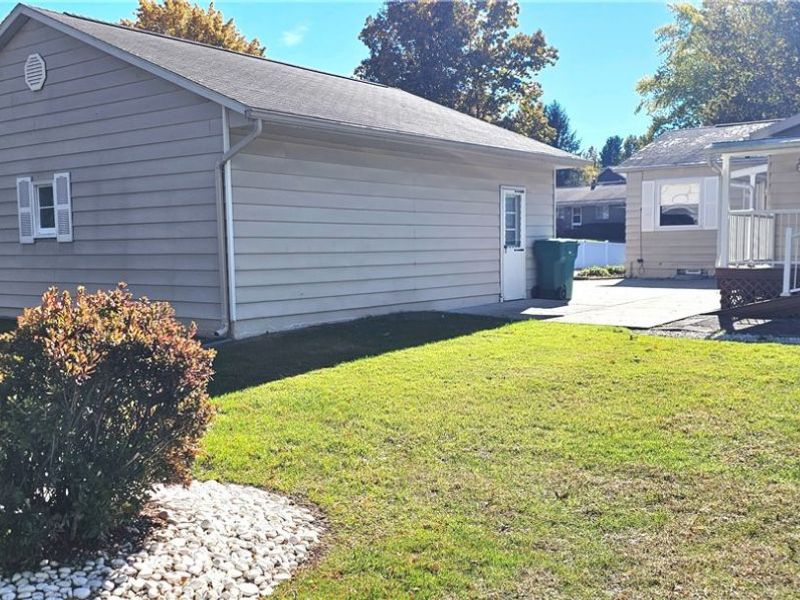 2137 Maplewood Road, Stow, OH 44224 Photo 4