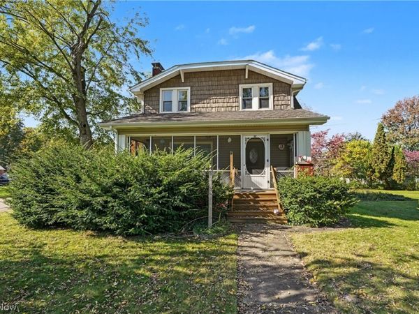 32 Hawk Avenue , Akron, OH 44312