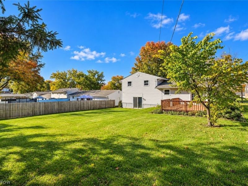 622 Meadowridge Avenue NW, Canton, OH 44708 Photo 3