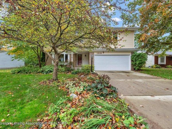 1319 Red Leaf Lane, East Lansing, MI 48823