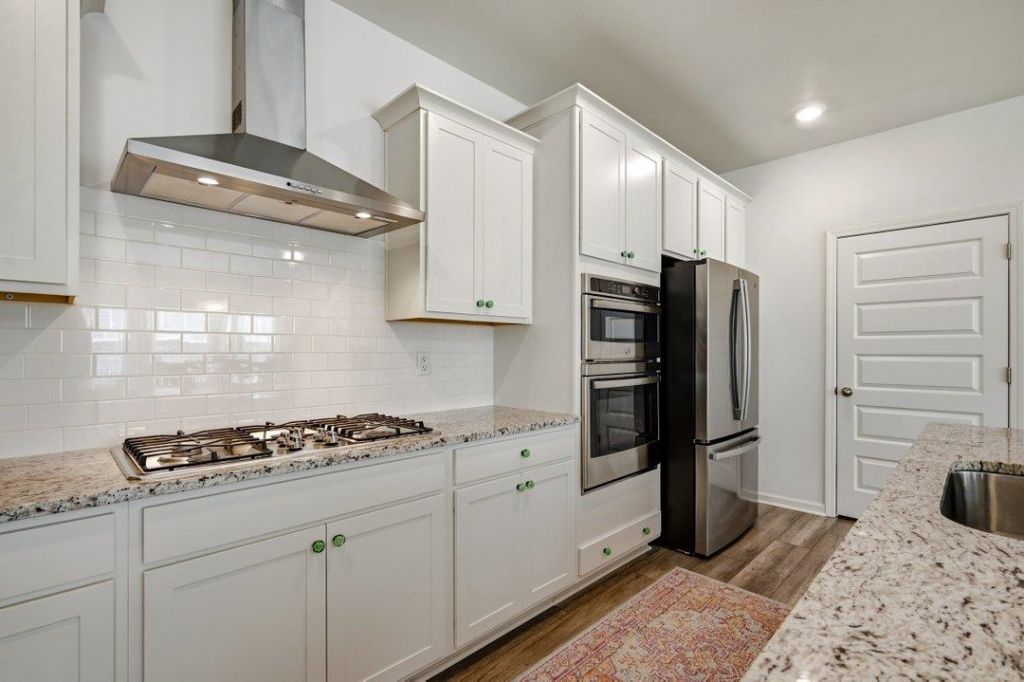 2074 Santa Maria St.  Photo 16