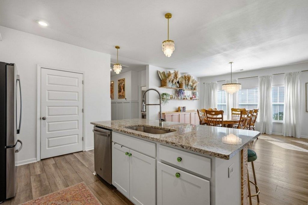 2074 Santa Maria St.  Photo 17