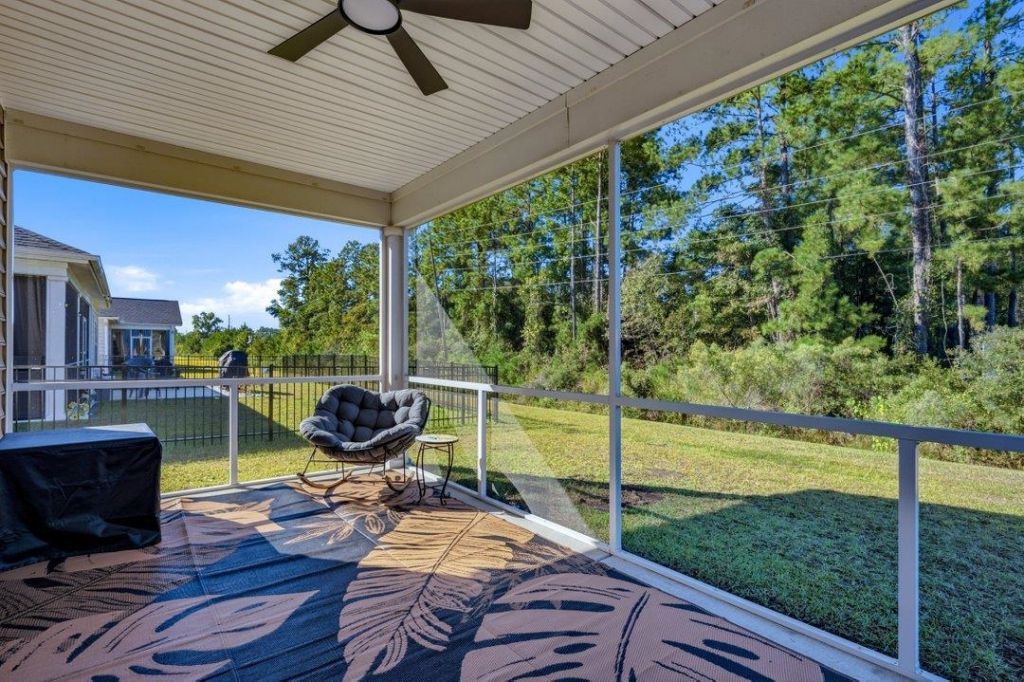 2074 Santa Maria St.  Photo 4