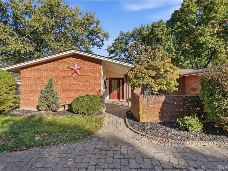 2317 E Rahn Road, Dayton, OH 45440 Photo 2