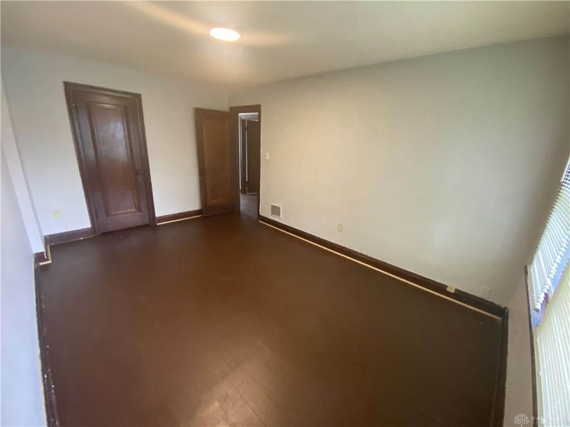 500 W Parkwood Drive, Dayton, OH 45405 Photo 2