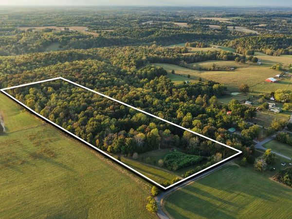421 Pea Ridge Rd , Westmoreland, TN 37186