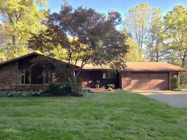 569 W Shawnee Road, Baroda, MI 49101