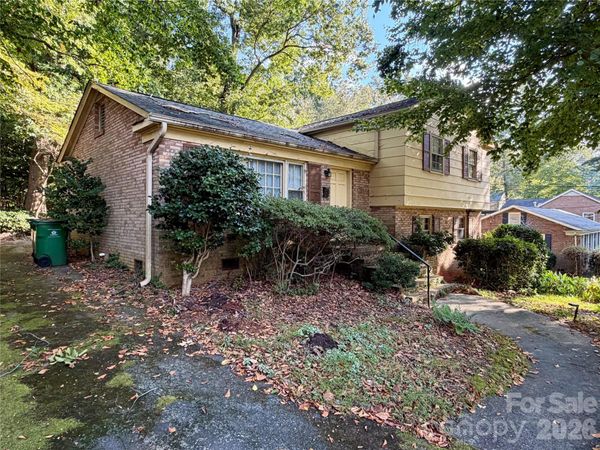 6207 Colchester Place , Charlotte, NC 28210