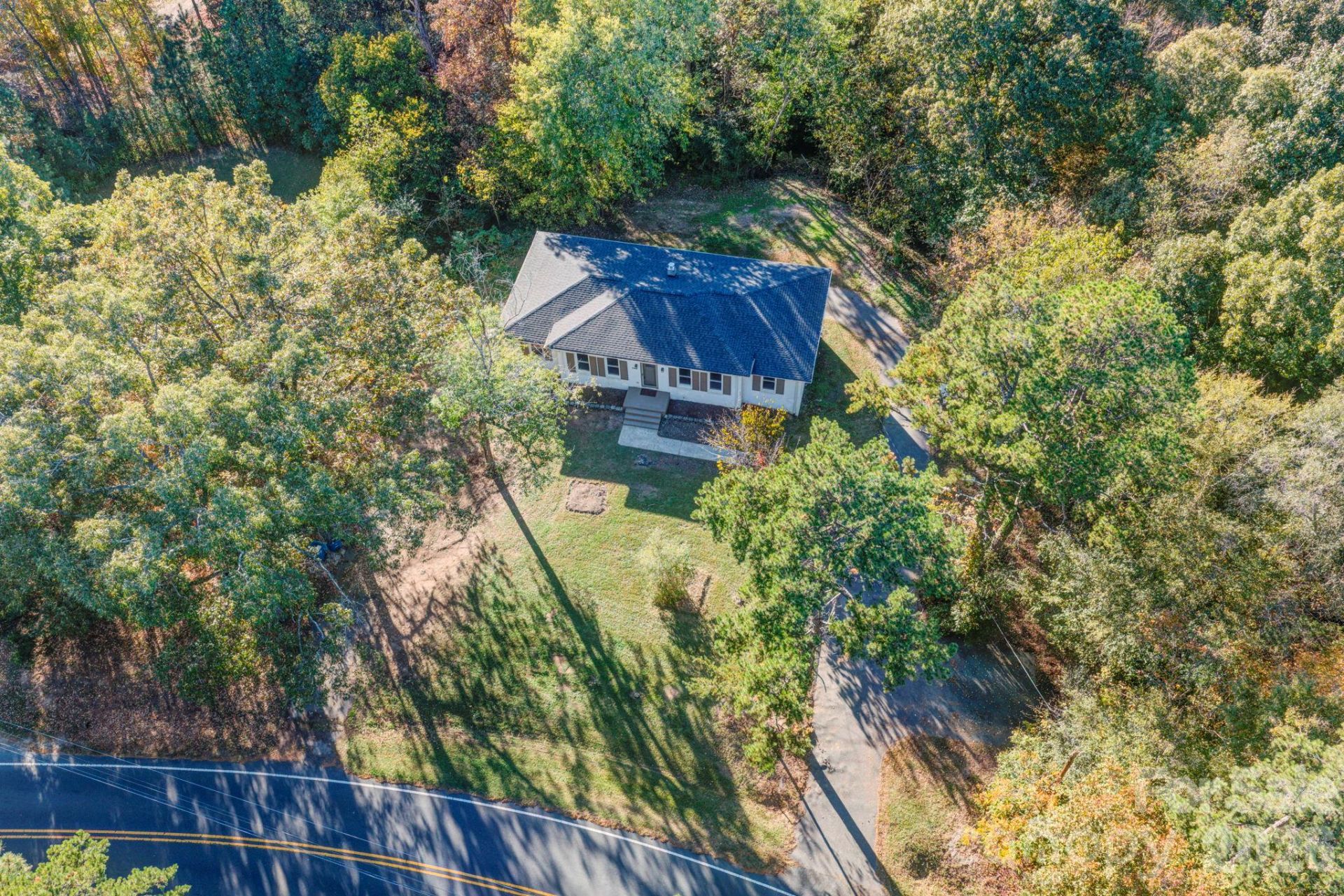 590 Crestmont Drive Se, Concord, NC 28025 Main Photo
