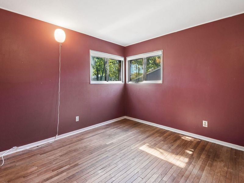 933 Bricker Boulevard , Columbus, OH 43221 Photo 22