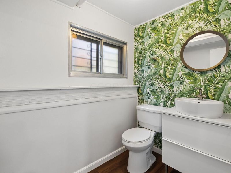 933 Bricker Boulevard , Columbus, OH 43221 Photo 25