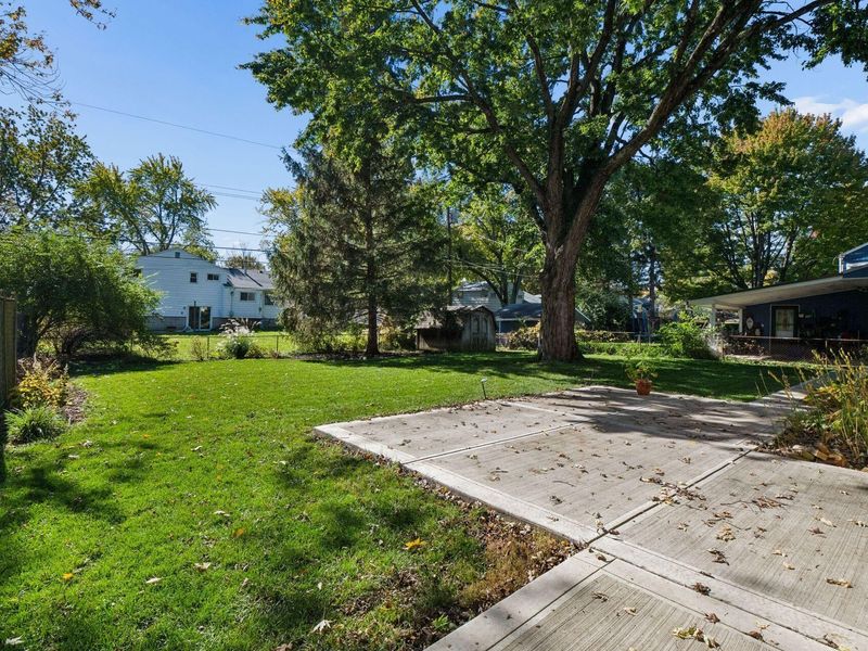 933 Bricker Boulevard , Columbus, OH 43221 Photo 28