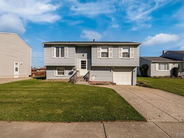 16 S Seine Drive , Buffalo, NY 14227